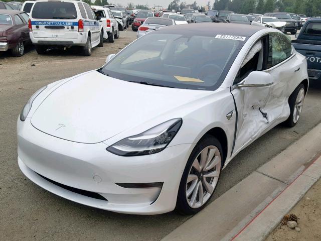 5YJ3E1EAXJF060554 - 2018 TESLA MODEL 3 WHITE photo 2