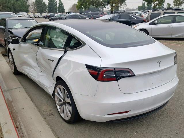 5YJ3E1EAXJF060554 - 2018 TESLA MODEL 3 WHITE photo 3