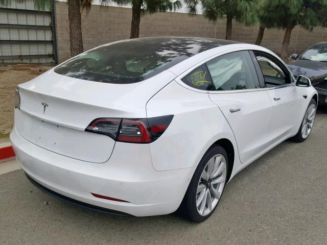 5YJ3E1EAXJF060554 - 2018 TESLA MODEL 3 WHITE photo 4