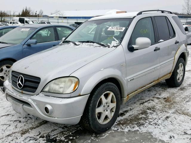 4JGAB54E01A238388 - 2001 MERCEDES-BENZ ML 320 WHITE photo 2