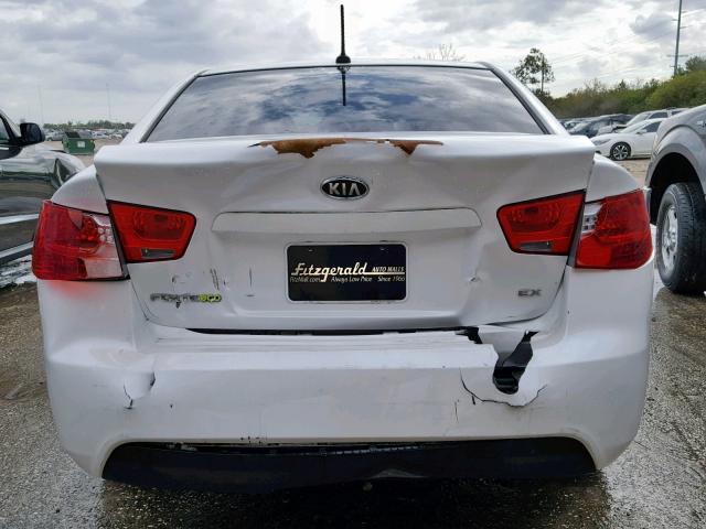 KNAFU4A29C5532423 - 2012 KIA FORTE EX WHITE photo 9