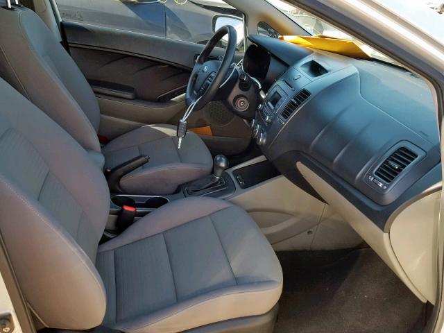 KNAFX4A68E5209543 - 2014 KIA FORTE LX SILVER photo 5