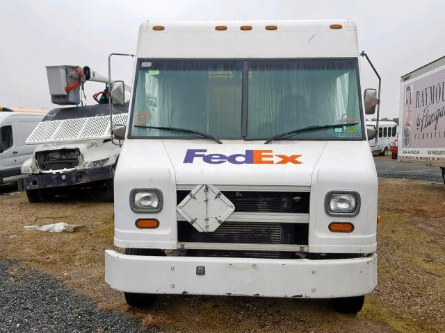 4UZA4FA45YCF82280 - 2000 FREIGHTLINER CHASSIS M WHITE photo 9