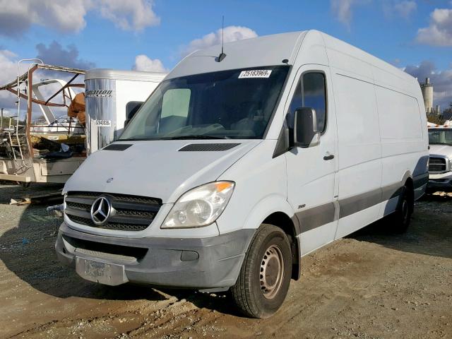 WD3PE8CC1B5529249 - 2011 MERCEDES-BENZ SPRINTER 2 WHITE photo 2