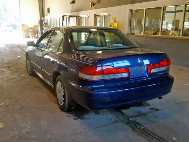 1HGCG56482A174056 - 2002 HONDA ACCORD LX BLUE photo 3