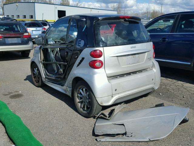 WMEEJ9AA1FK835280 - 2015 SMART FORTWO ELE SILVER photo 3