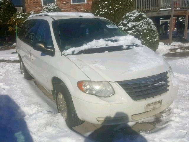 1A4GP44R16B756471 - 2006 CHRYSLER TOWN & COU WHITE photo 1