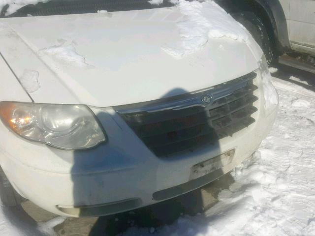 1A4GP44R16B756471 - 2006 CHRYSLER TOWN & COU WHITE photo 9