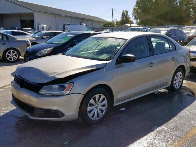 3VW2K7AJ0DM316808 - 2013 VOLKSWAGEN JETTA BASE GOLD photo 2