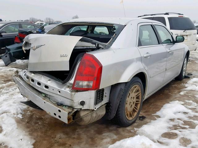 2C3JA43R75H592667 - 2005 CHRYSLER 300 SILVER photo 4