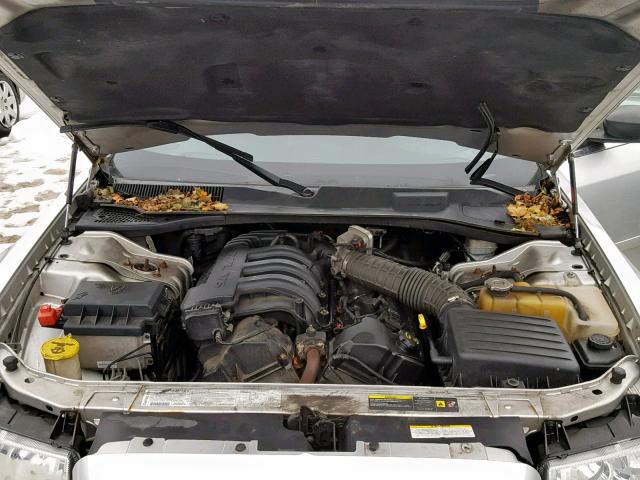 2C3JA43R75H592667 - 2005 CHRYSLER 300 SILVER photo 7