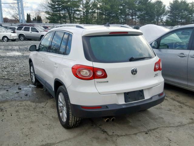 WVGBV75N99W527208 - 2009 VOLKSWAGEN TIGUAN SE WHITE photo 3