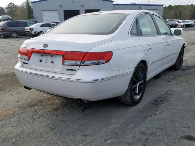 KMHFC46F77A236486 - 2007 HYUNDAI AZERA SE WHITE photo 4