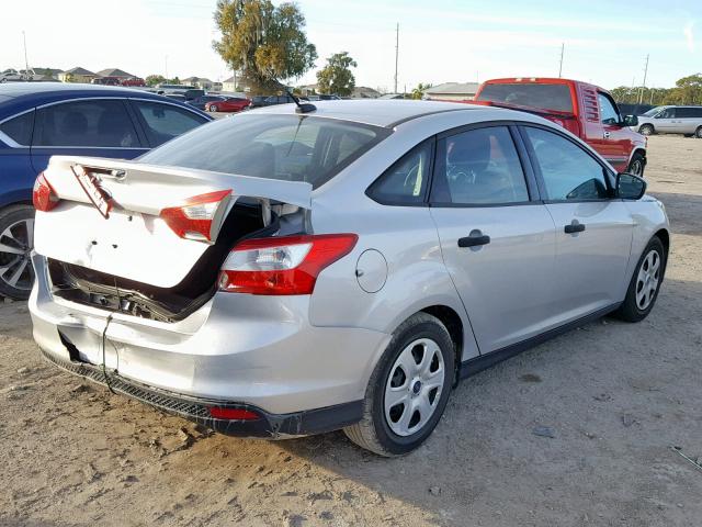 1FAHP3E26CL287945 - 2012 FORD FOCUS S SILVER photo 4