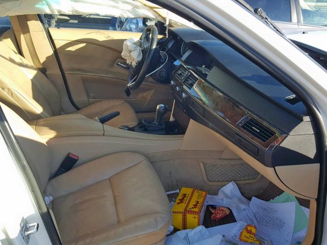 WBANF33547CS40168 - 2007 BMW 525 XI WHITE photo 5