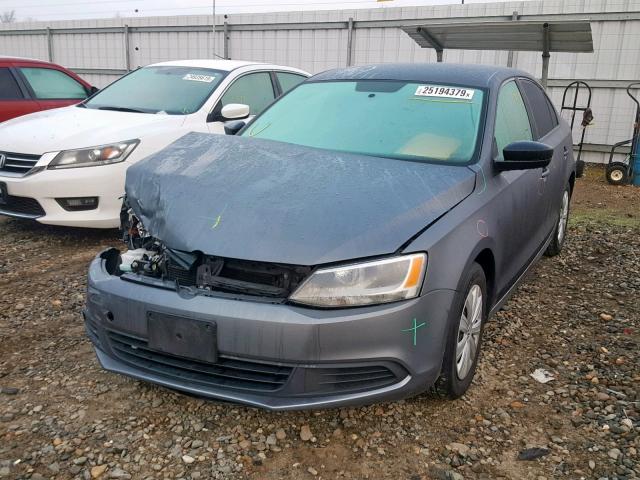 3VW2K7AJXCM425114 - 2012 VOLKSWAGEN JETTA BASE GRAY photo 2