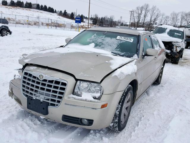 2C3JA53G15H588926 - 2005 CHRYSLER 300 TOURIN GOLD photo 2