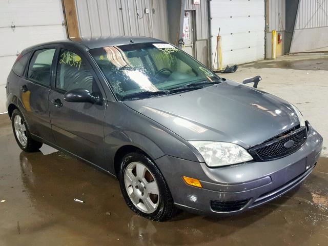 3FAHP37N05R102896 - 2005 FORD FOCUS ZX5 GRAY photo 1