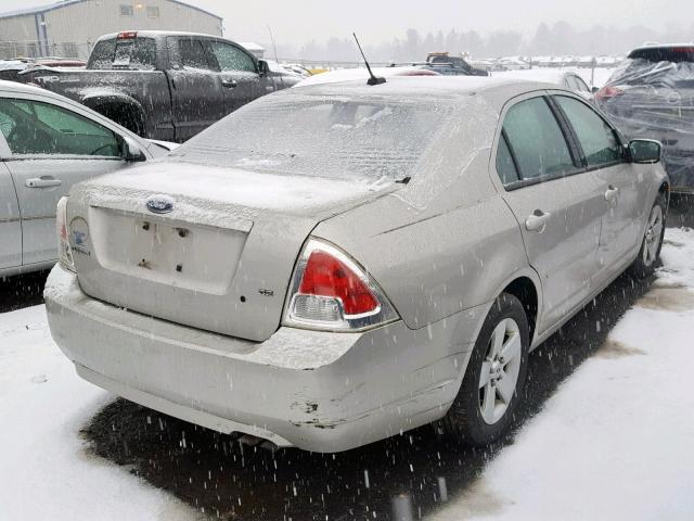 3FAHP07Z18R194588 - 2008 FORD FUSION SE WHITE photo 4