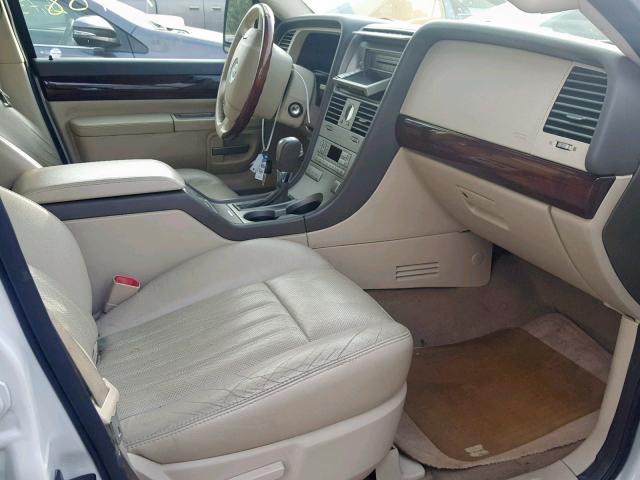 5LMEU68H14ZJ19581 - 2004 LINCOLN AVIATOR 白色 照片 5