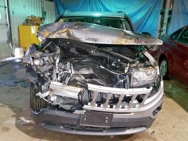 1C4NJCBA8HD147777 - 2017 JEEP COMPASS SP 灰色 照片 9