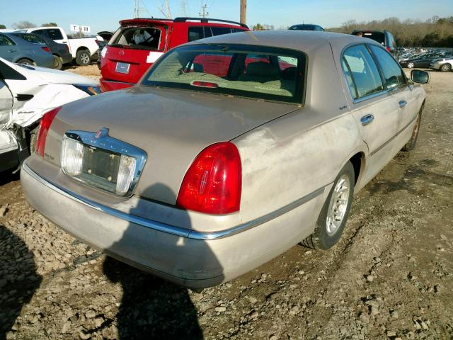 1LNFM82W4WY702116 - 1998 LINCOLN TOWN CAR S TAN photo 4