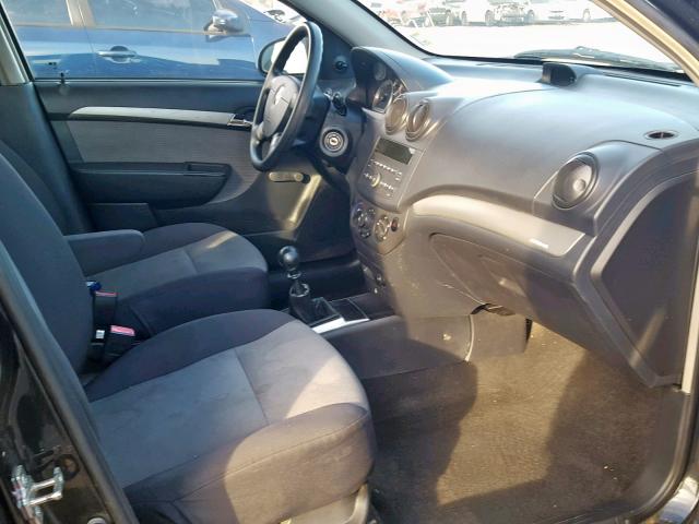 KL1TD66E59B636610 - 2009 CHEVROLET AVEO LS BLACK photo 5