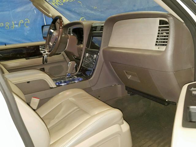 5LMJJ3JT8GEL09541 - 2016 LINCOLN NAVIGATOR WHITE photo 5