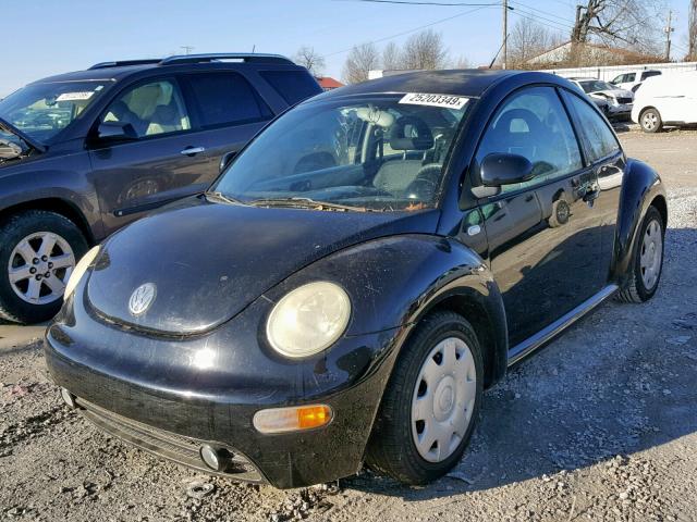 3VWCC21C8YM454639 - 2000 VOLKSWAGEN NEW BEETLE Schwarz Foto 2