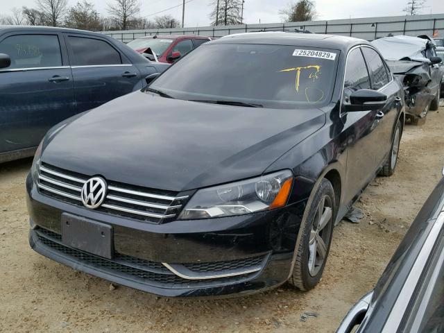 1VWBH7A39DC114180 - 2013 VOLKSWAGEN PASSAT SE BLACK photo 2