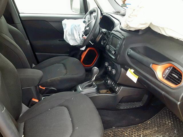 ZACCJBAB7JPH47743 - 2018 JEEP RENEGADE S შავი ფოტო 5