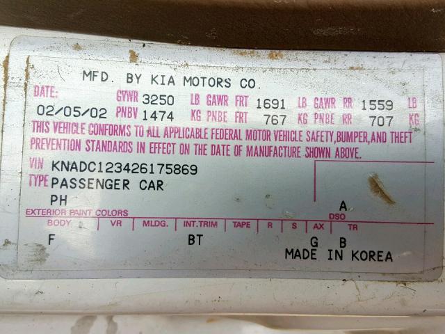 KNADC123426175869 - 2002 KIA RIO WHITE photo 10