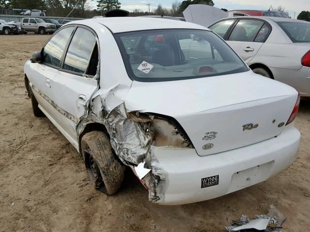 KNADC123426175869 - 2002 KIA RIO WHITE photo 3