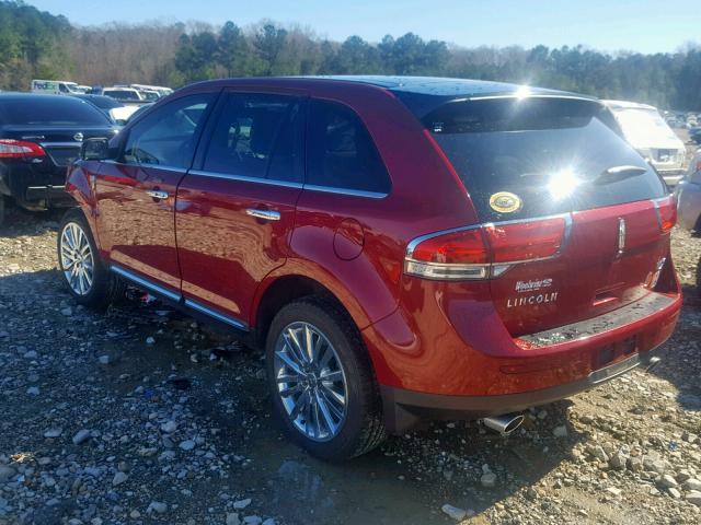 2LMDJ6JKXDBL10212 - 2013 LINCOLN MKX RED photo 3