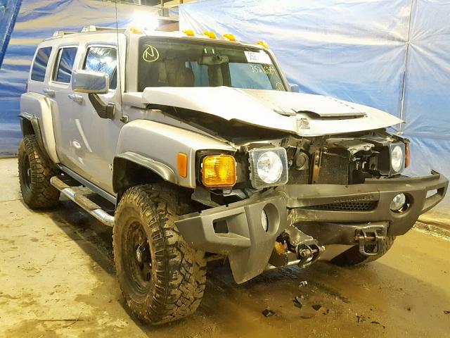 5GTDN13E178205721 - 2007 HUMMER H3 SILVER photo 1