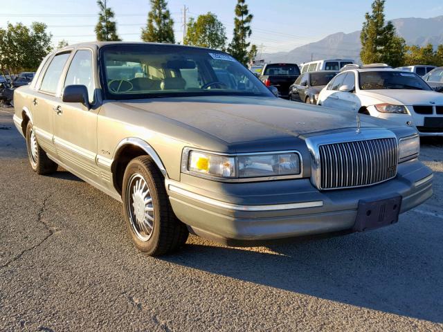 1LNLM82W4VY702750 - 1997 LINCOLN TOWN CAR S GRAY photo 1