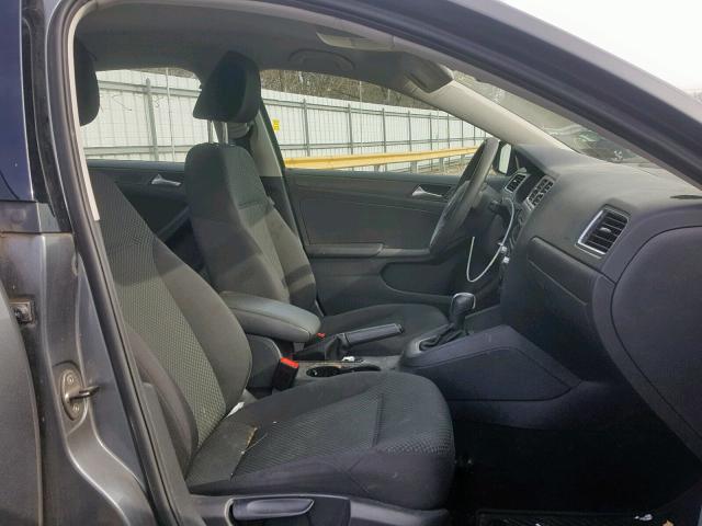 3VW2K7AJXDM288385 - 2013 VOLKSWAGEN JETTA BASE Արծաթագույն լուսանկար 5