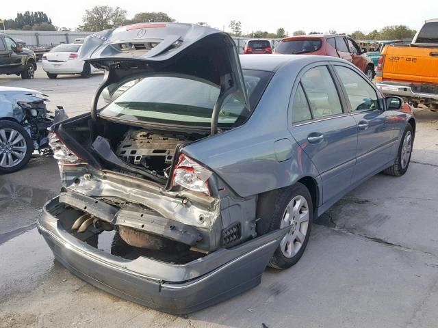 WDBRF61J15A762446 - 2005 MERCEDES-BENZ C 240 BLUE photo 4