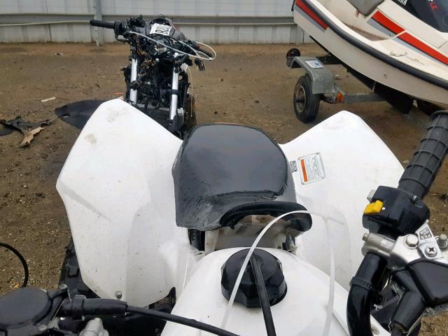 1HFTE270084701843 - 2008 HONDA TRX250 EX WHITE photo 6