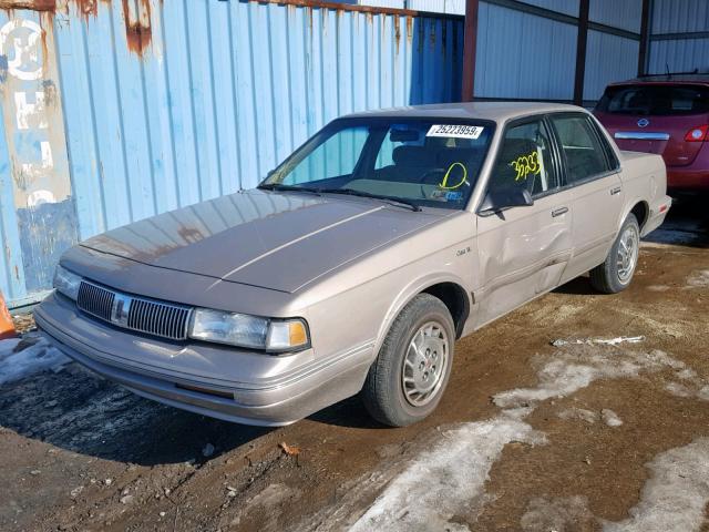 1G3AJ55M8T6381995 - 1996 OLDSMOBILE CIERA SL TAN photo 2