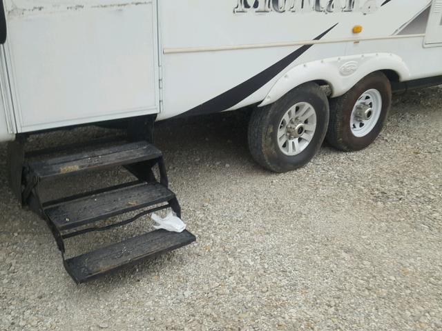 4YDF2952394700360 - 2009 KEYSTONE MONTANA WHITE photo 9