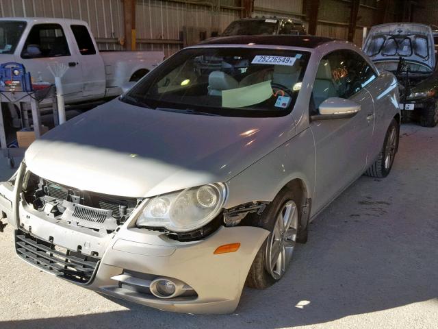 WVWFA71F39V016339 - 2009 VOLKSWAGEN EOS LUX 银色 照片 2