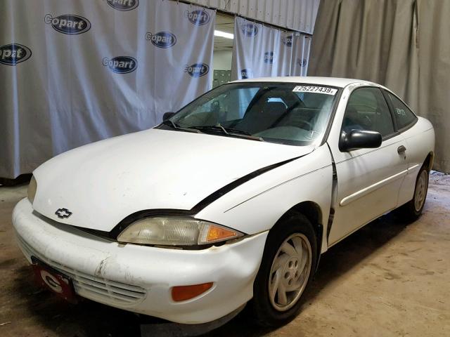 1G1JC1248W7292099 - 1998 CHEVROLET CAVALIER B WHITE photo 2