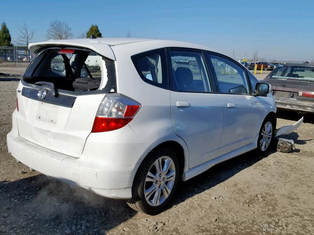 JHMGE88479S026763 - 2009 HONDA FIT SPORT WHITE photo 4