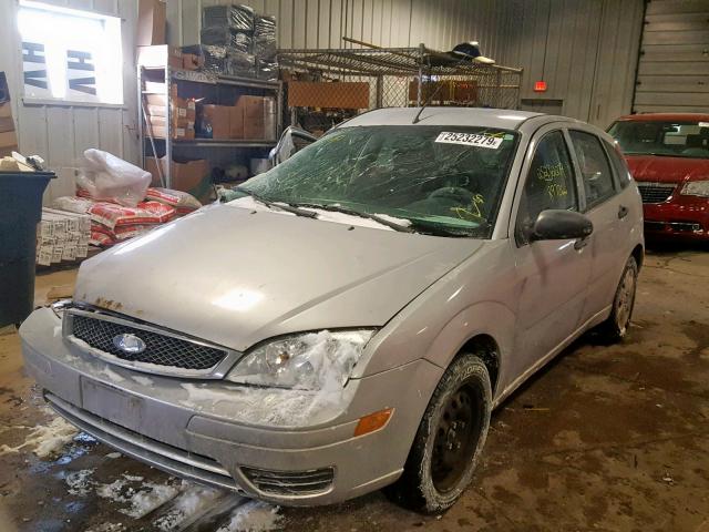 1FAFP37N67W198461 - 2007 FORD FOCUS ZX5 SILVER photo 2