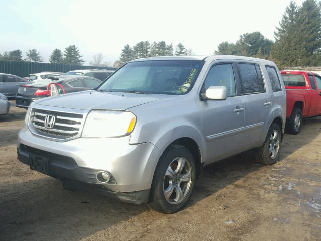 5FNYF4H76CB013867 - 2012 HONDA PILOT EXLN SILVER photo 2