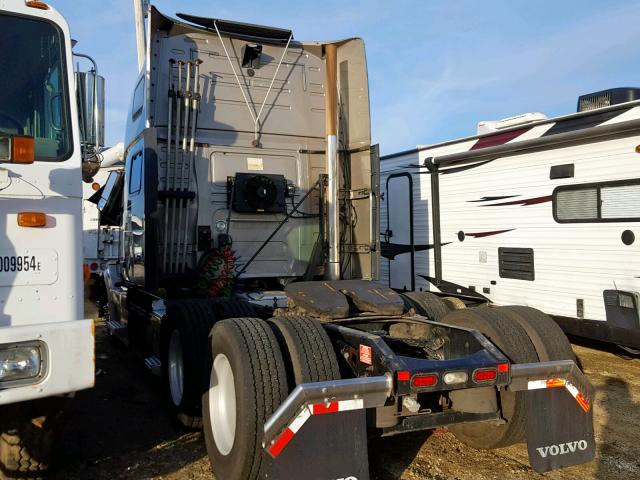 4V4NC9EH3AN286953 - 2010 VOLVO VN VNL SILVER photo 3