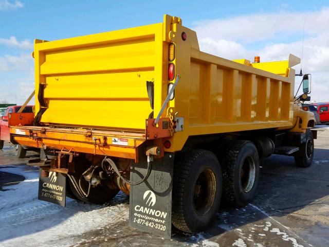 1GBT7H4J2RJ109761 - 1994 CHEVROLET KODIAK C7H YELLOW photo 4