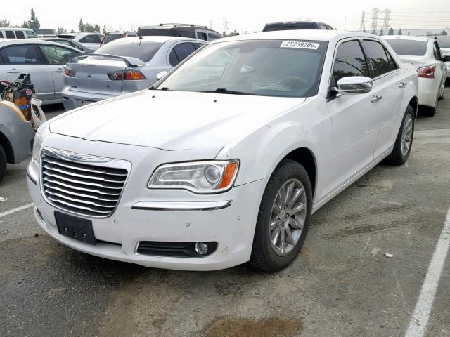 2C3CA5CG3BH518798 - 2011 CHRYSLER 300 LIMITE WHITE photo 2