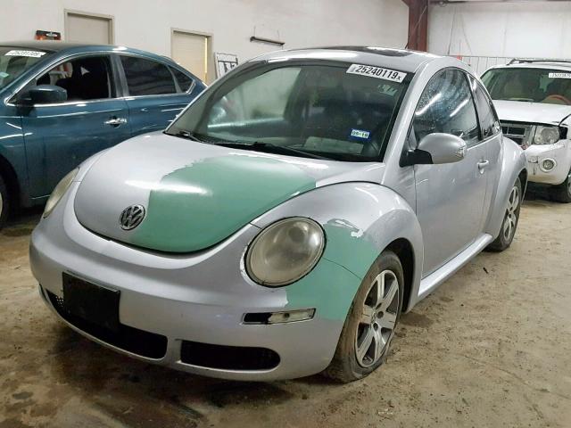 3VWRW31C06M422885 - 2006 VOLKSWAGEN NEW BEETLE SILVER photo 2